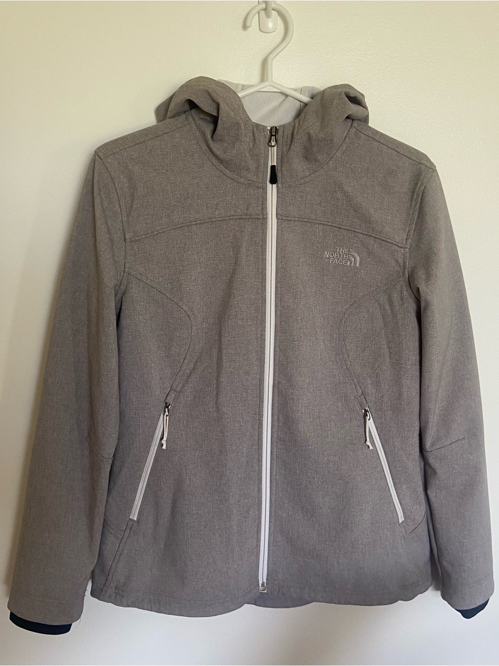 The North Face women’s light heather grey jacket